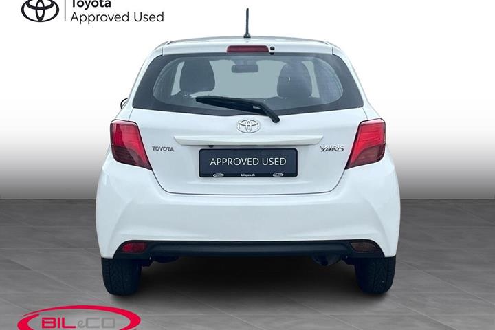Hvid Toyota Yaris fra 2016