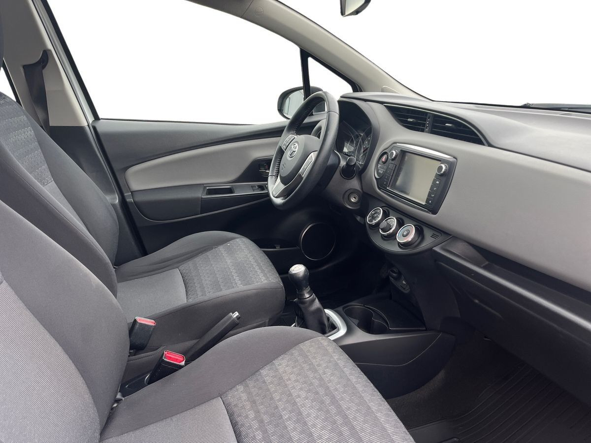 Hvid Toyota Yaris fra 2016