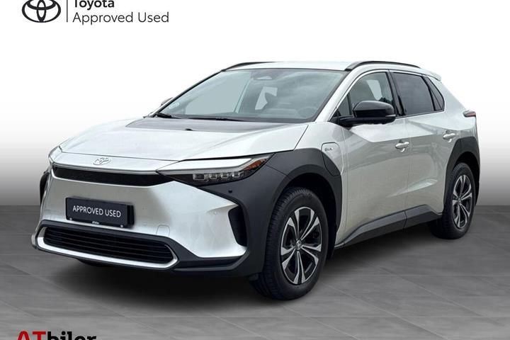 Sølv Toyota BZ4X fra 2025