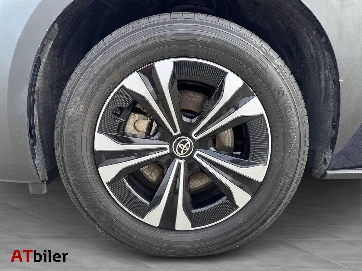 Blå Toyota BZ4X fra 2023