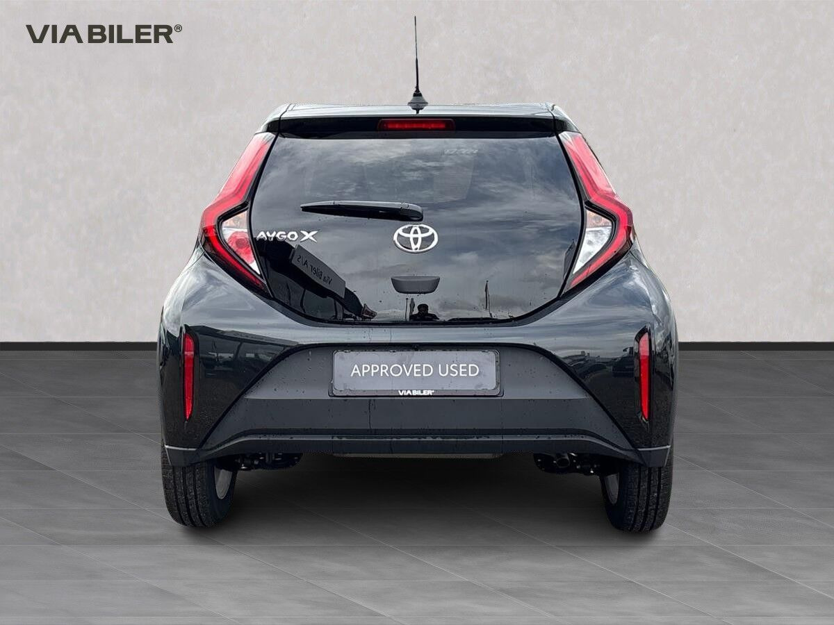 Sort Toyota Aygo X fra 2025