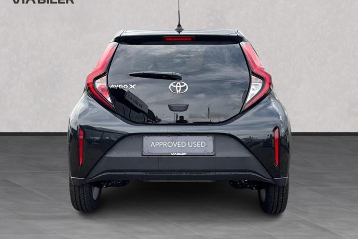 Sort Toyota Aygo X fra 2025