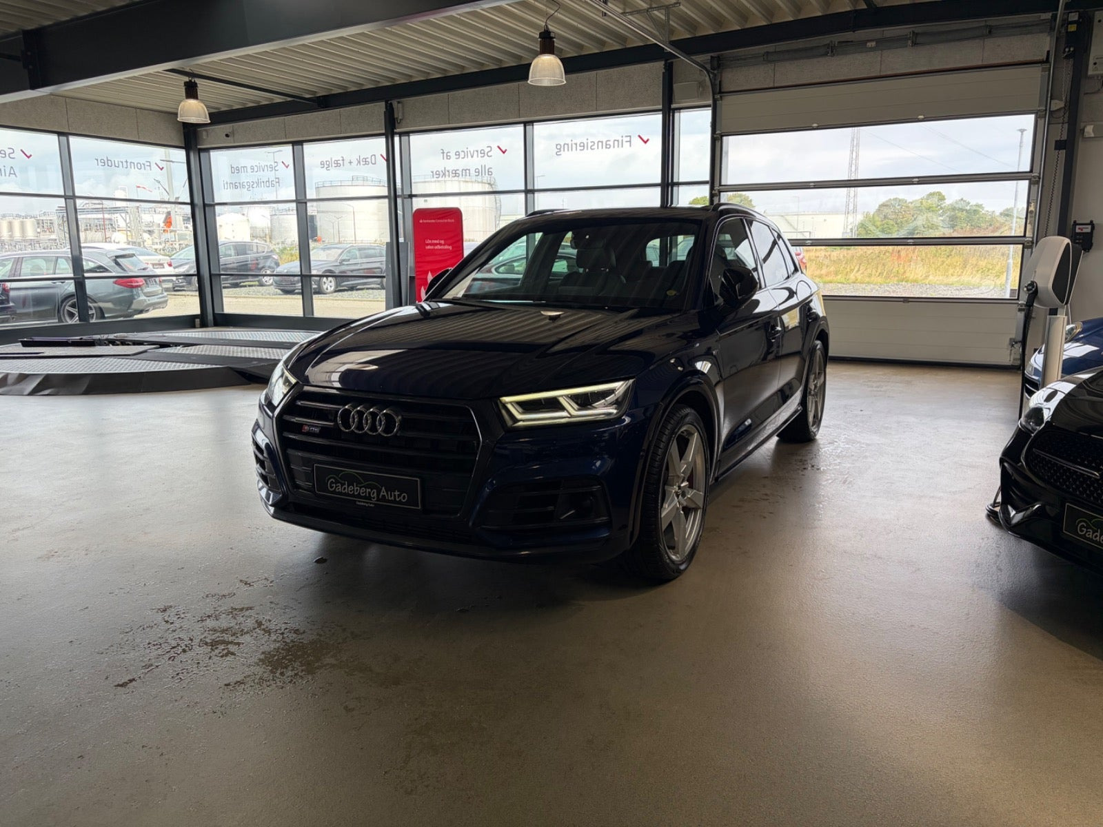 Blå Audi SQ5 fra 2018