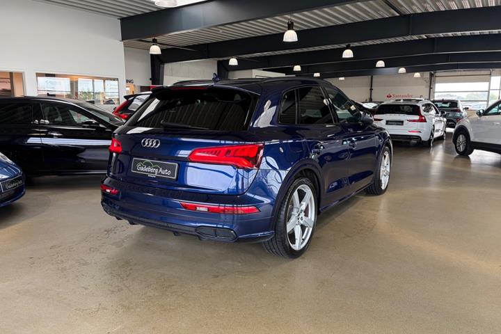 Blå Audi SQ5 fra 2018