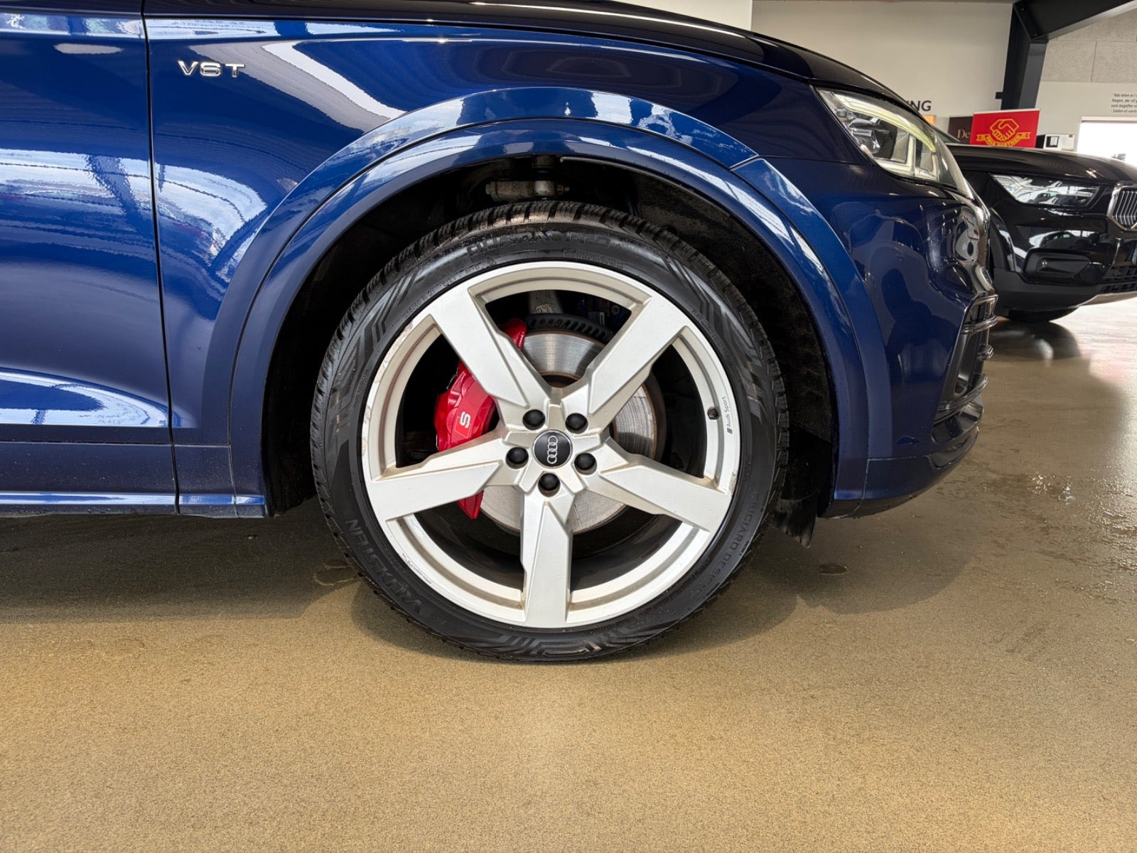Blå Audi SQ5 fra 2018