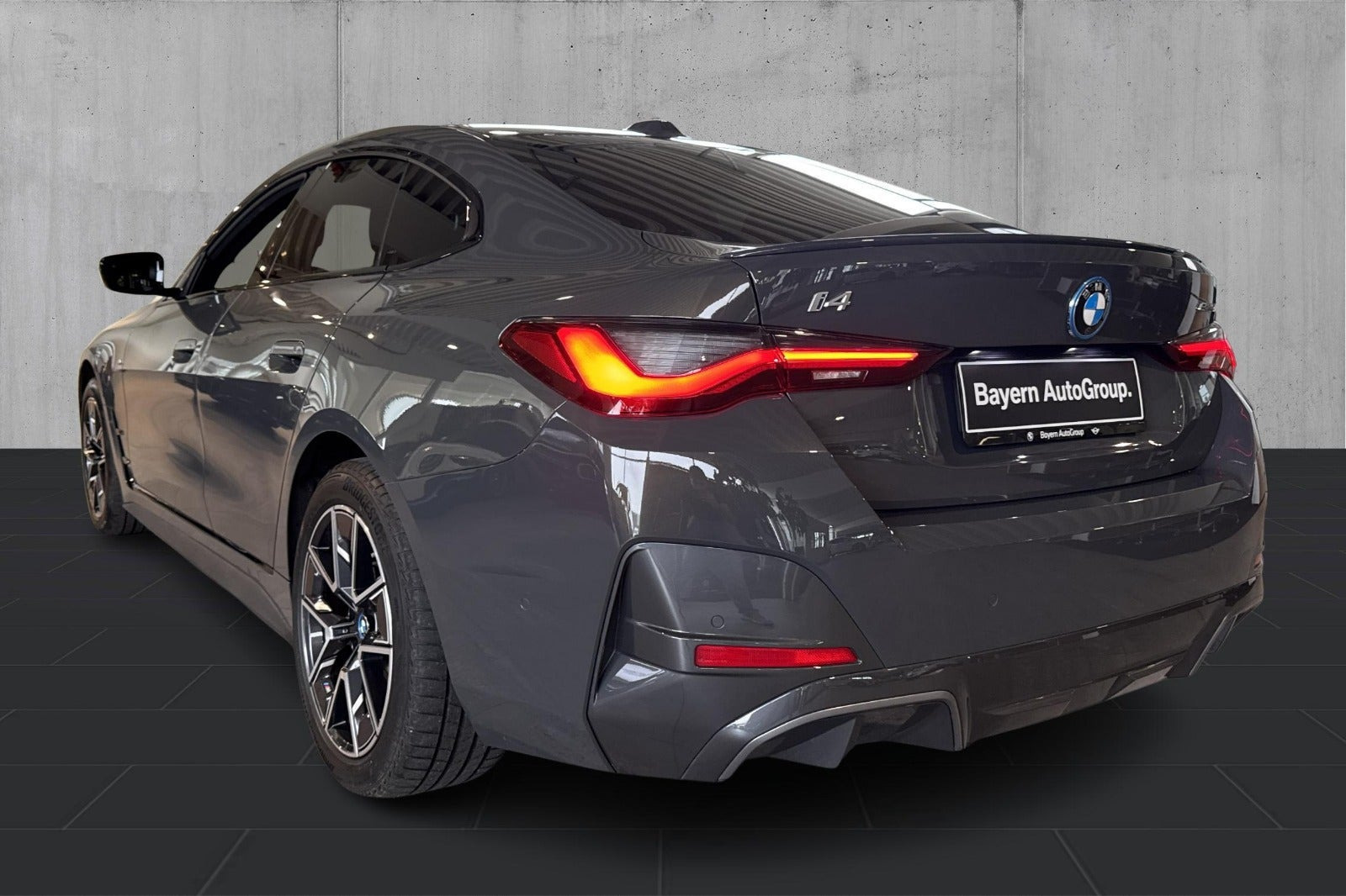 Grå BMW i4 fra 2022