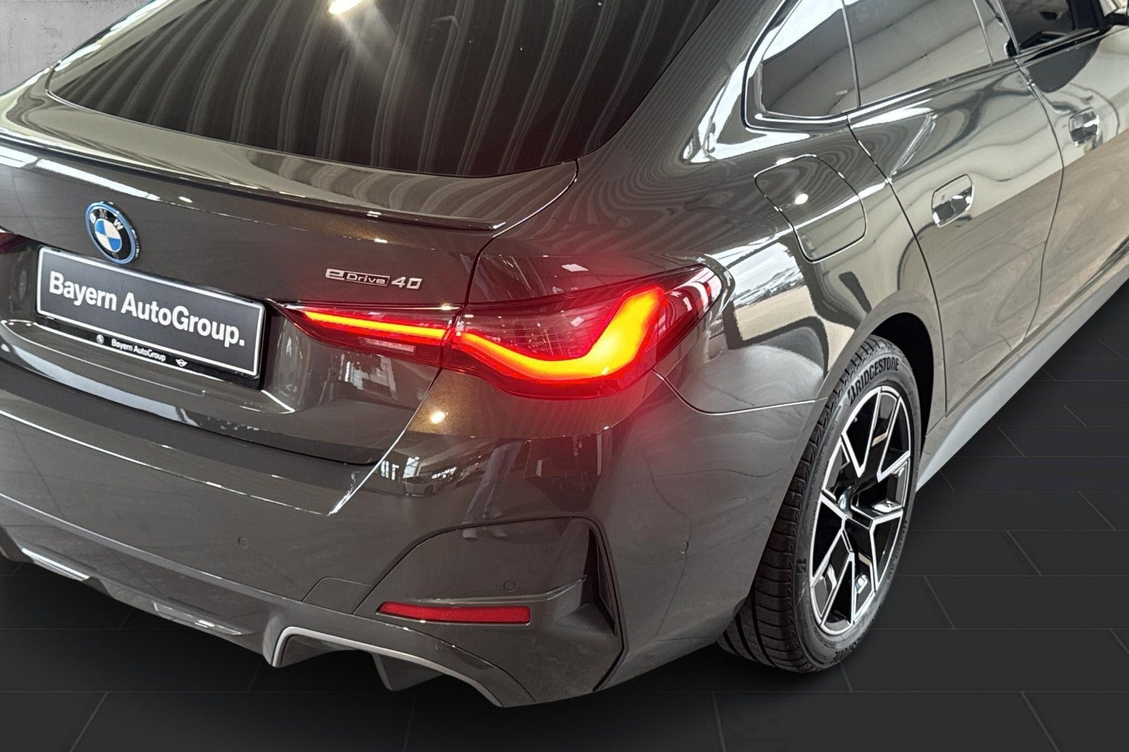 Grå BMW i4 fra 2022
