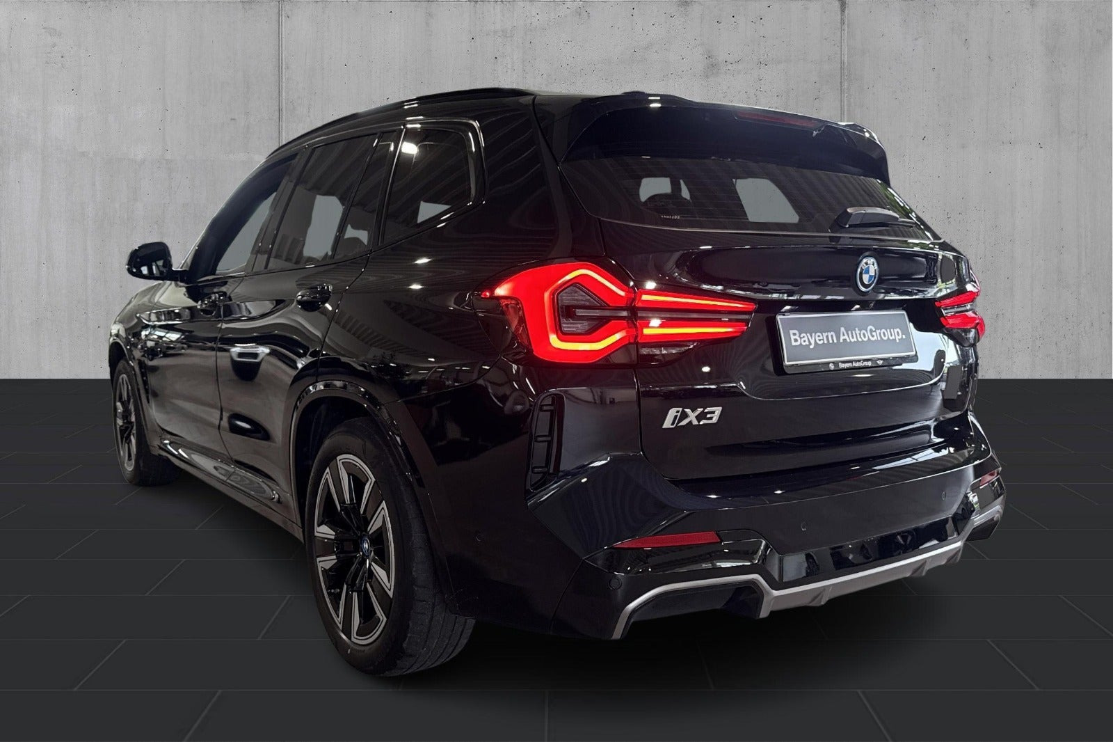 Sort BMW iX3 fra 2023