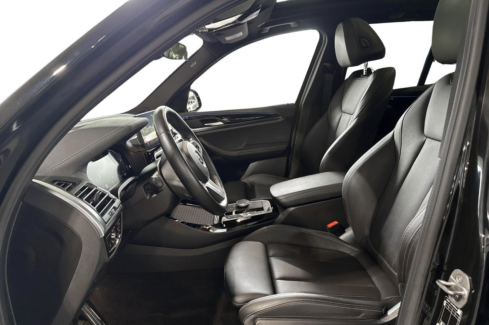 Sort BMW iX3 fra 2023