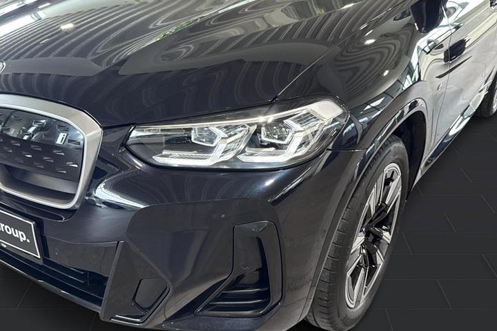 Sort BMW iX3 fra 2023