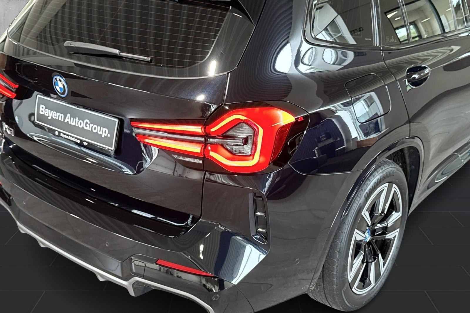 Sort BMW iX3 fra 2023
