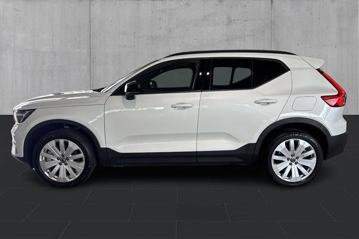 Hvid Volvo EX40 fra 2024