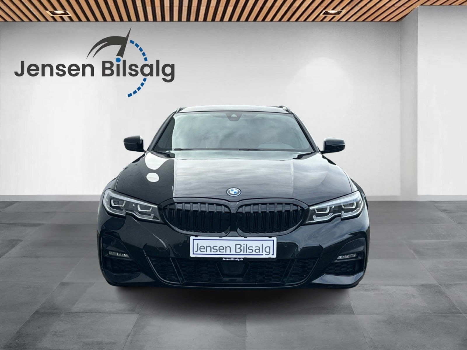 Grøn BMW 330e fra 2022