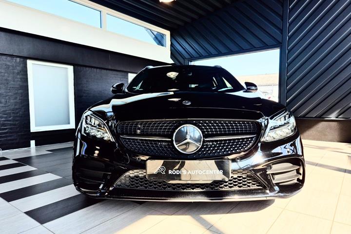 Sort Mercedes C220 d fra 2021