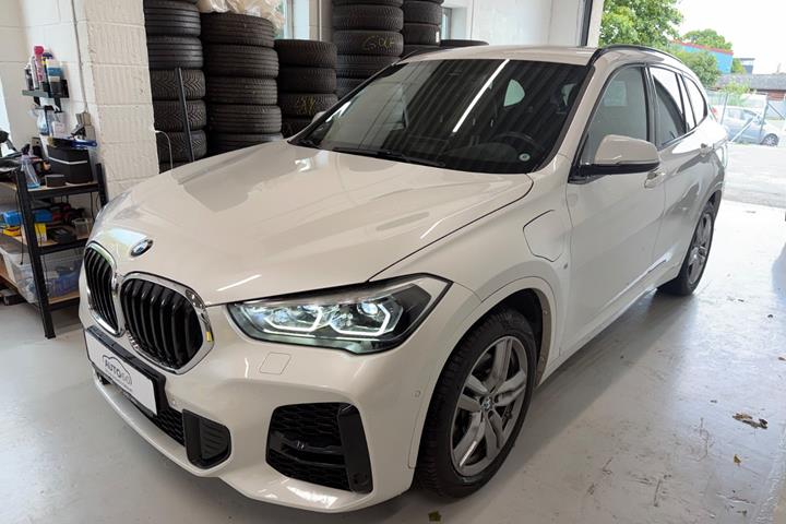 Hvid BMW X1 fra 2021
