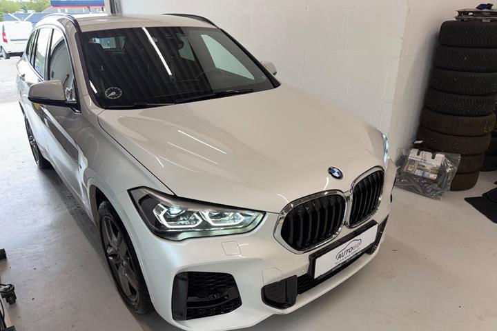Hvid BMW X1 fra 2021