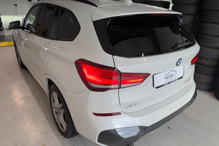 Hvid BMW X1 fra 2021