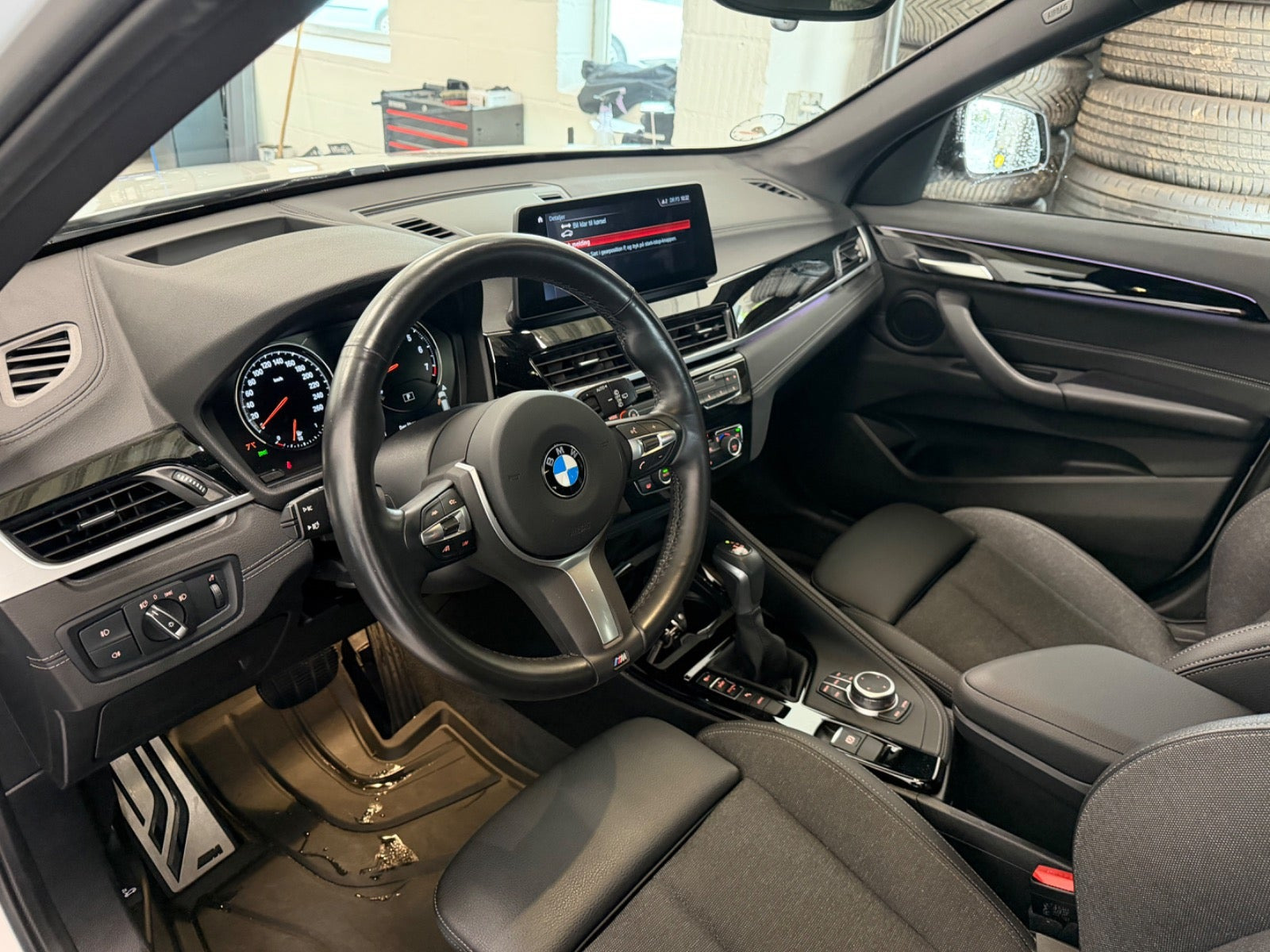 Hvid BMW X1 fra 2021