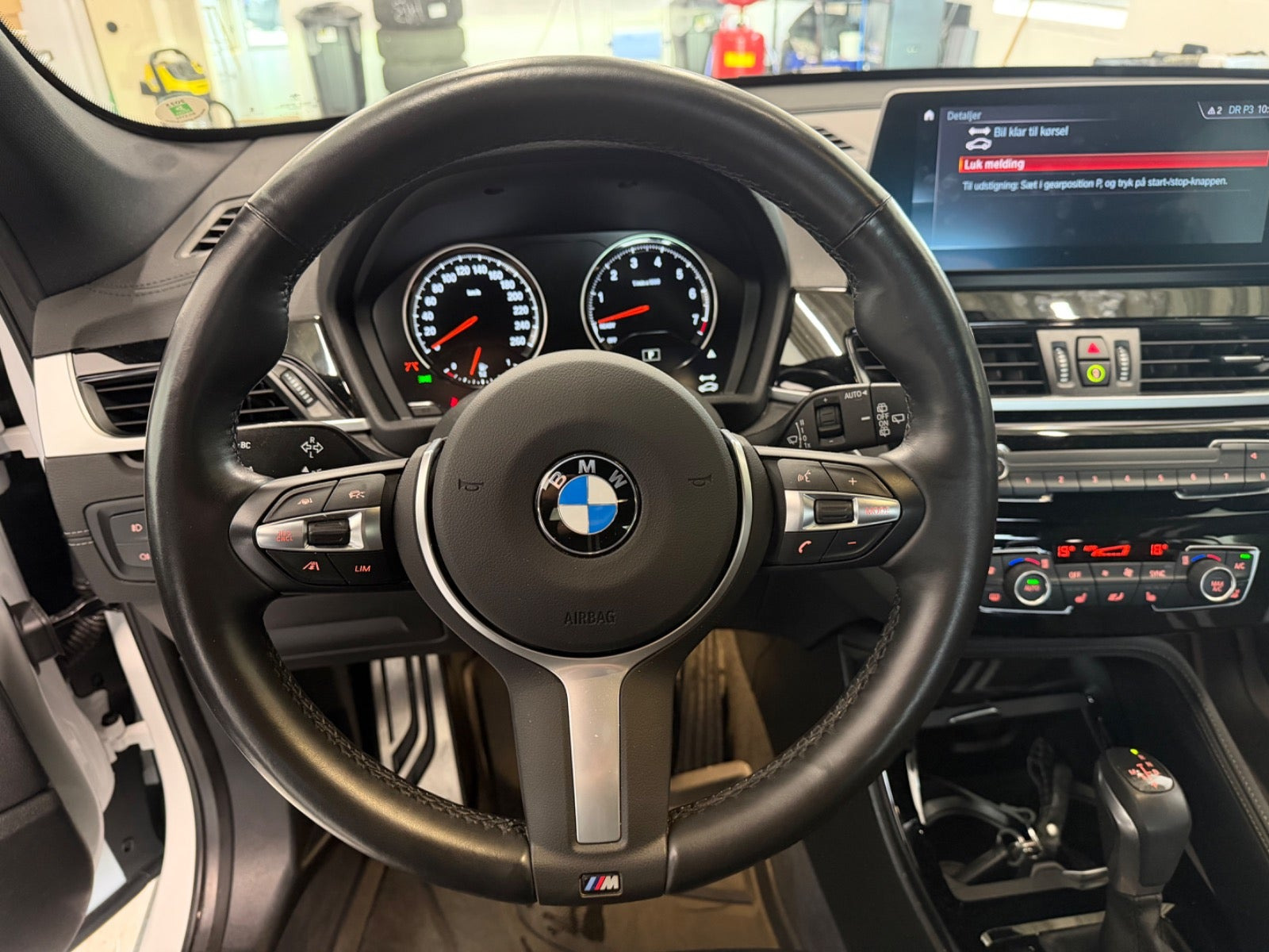 Hvid BMW X1 fra 2021