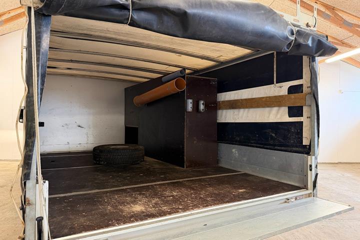 Sort Mercedes Sprinter 319 fra 2020