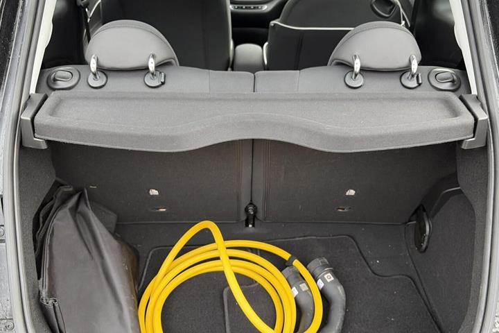 Sort Fiat 500e fra 2024