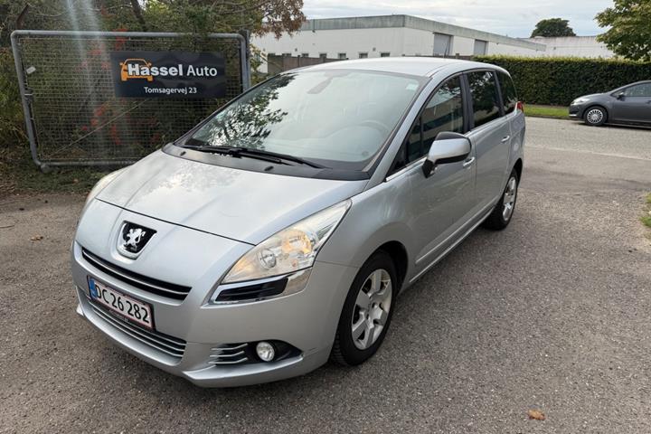 Grøn Peugeot 5008 fra 2012