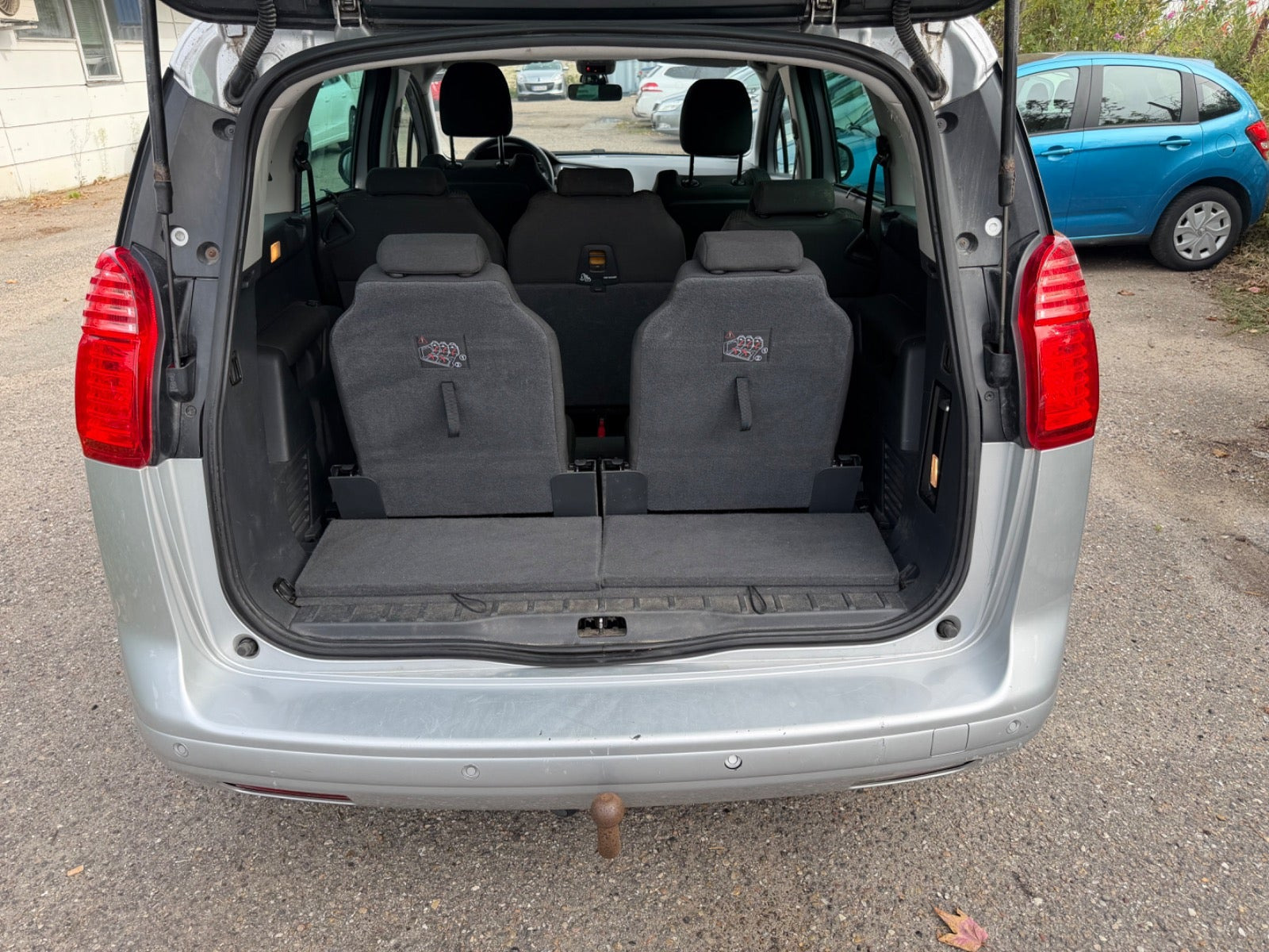Grøn Peugeot 5008 fra 2012