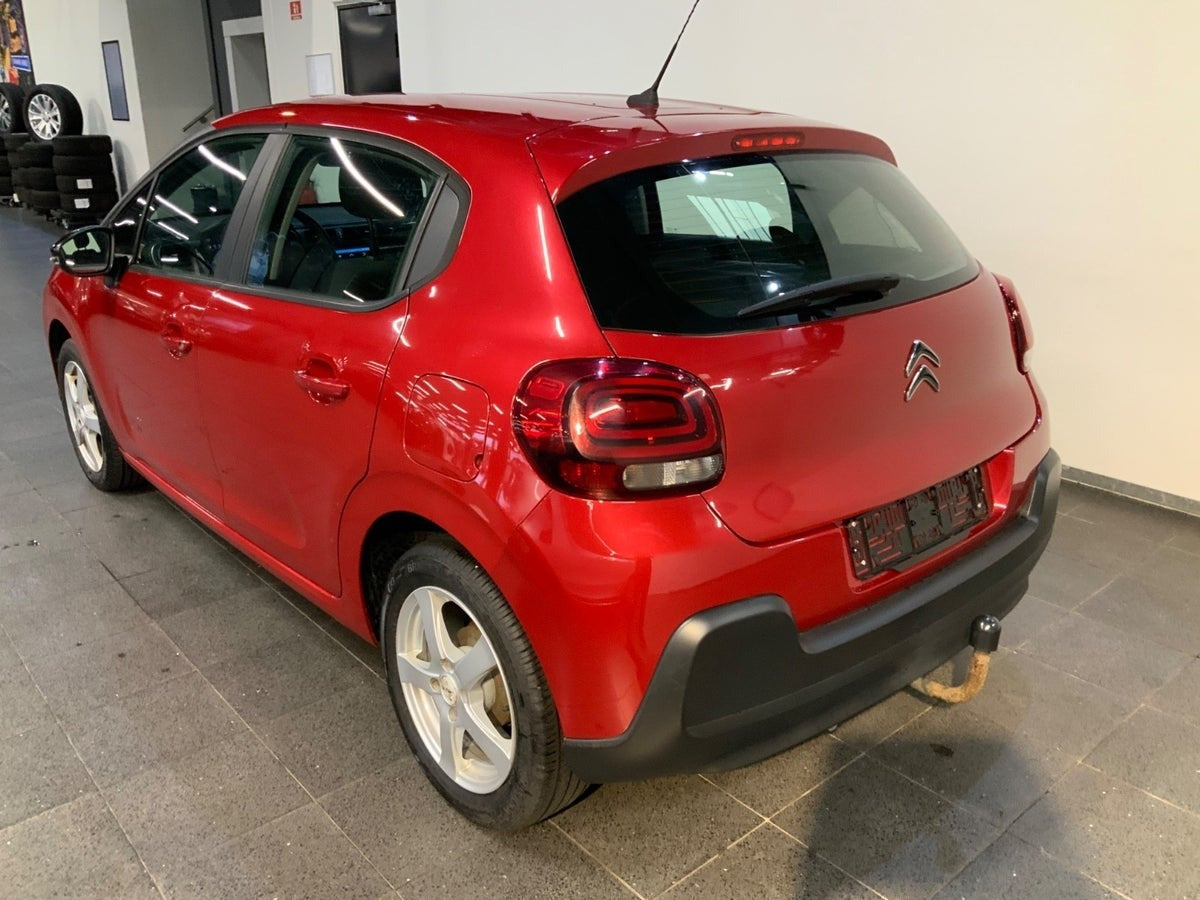 Rød Citroën C3 fra 2017