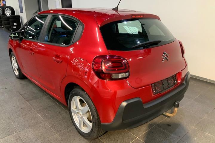 Rød Citroën C3 fra 2017