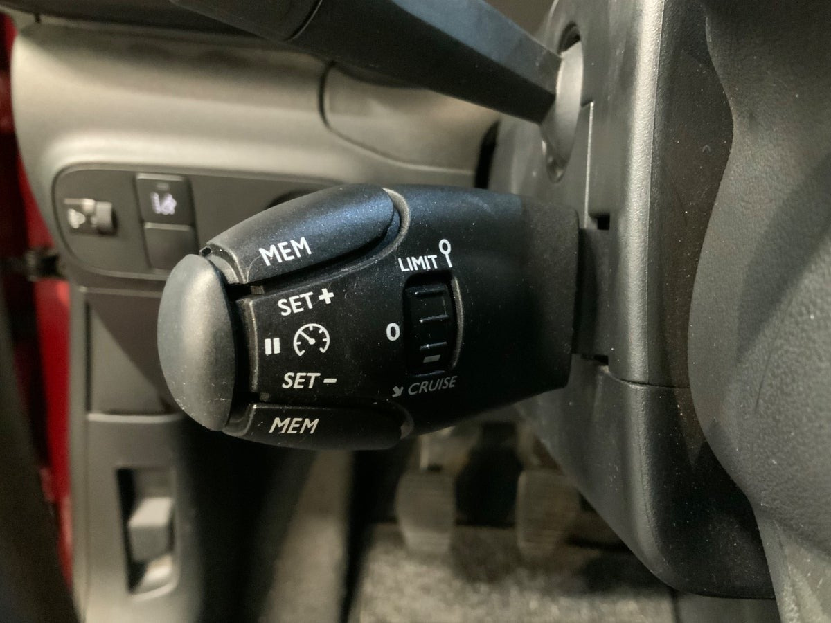 Rød Citroën C3 fra 2017