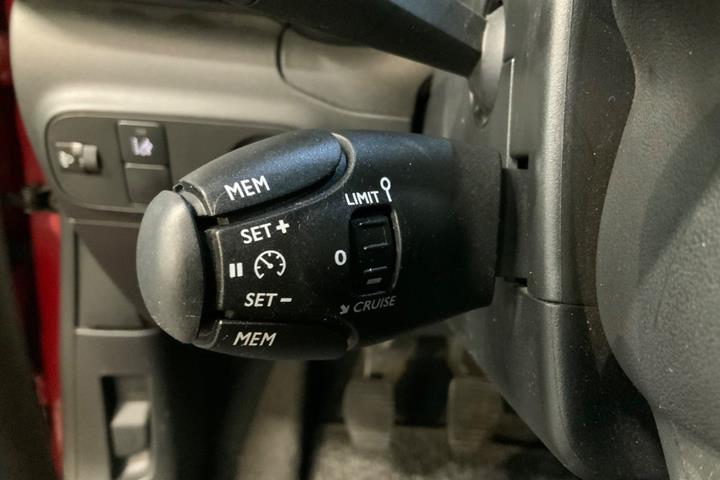 Rød Citroën C3 fra 2017