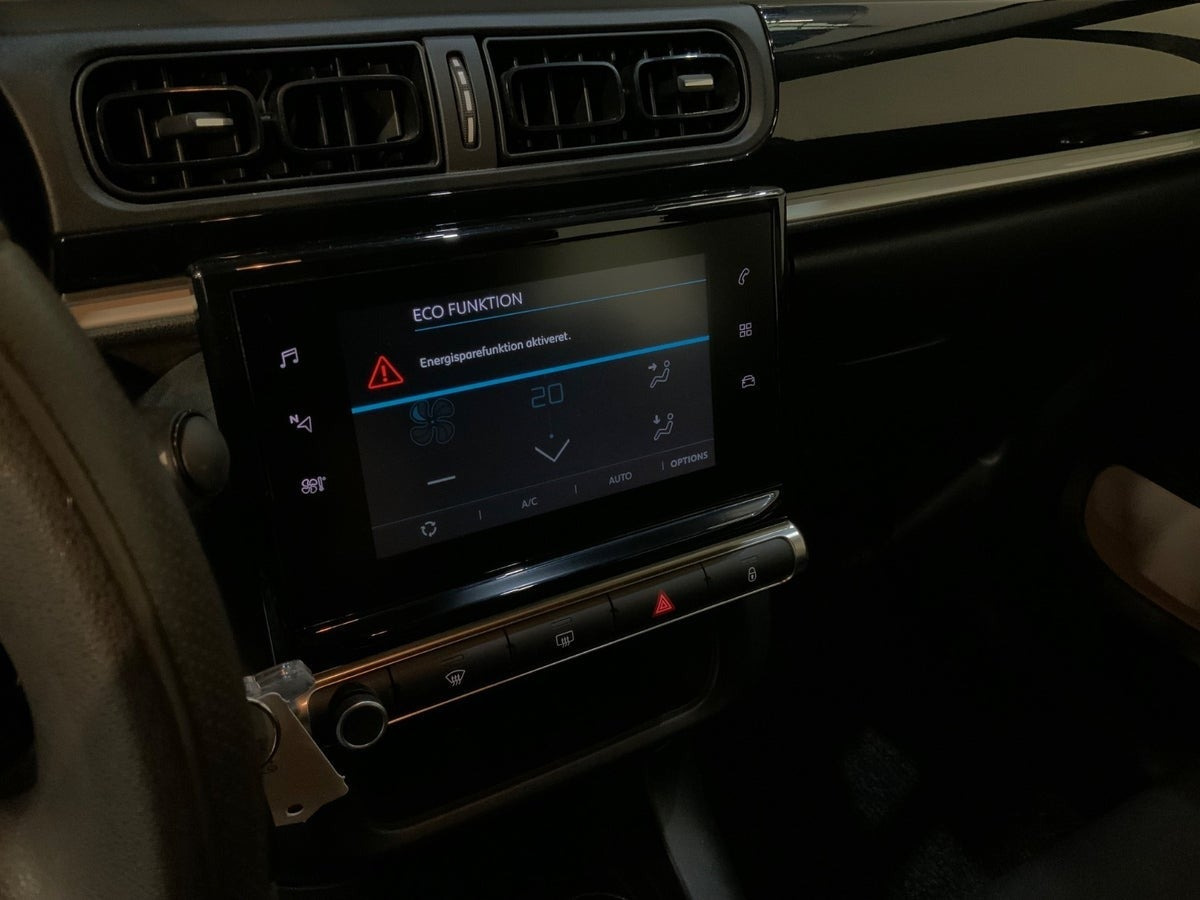 Rød Citroën C3 fra 2017