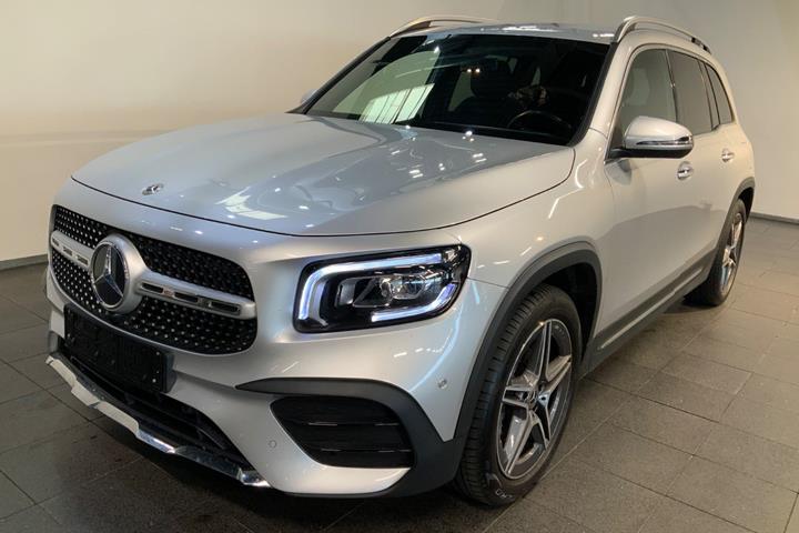 Sølv Mercedes GLB200 d fra 2021