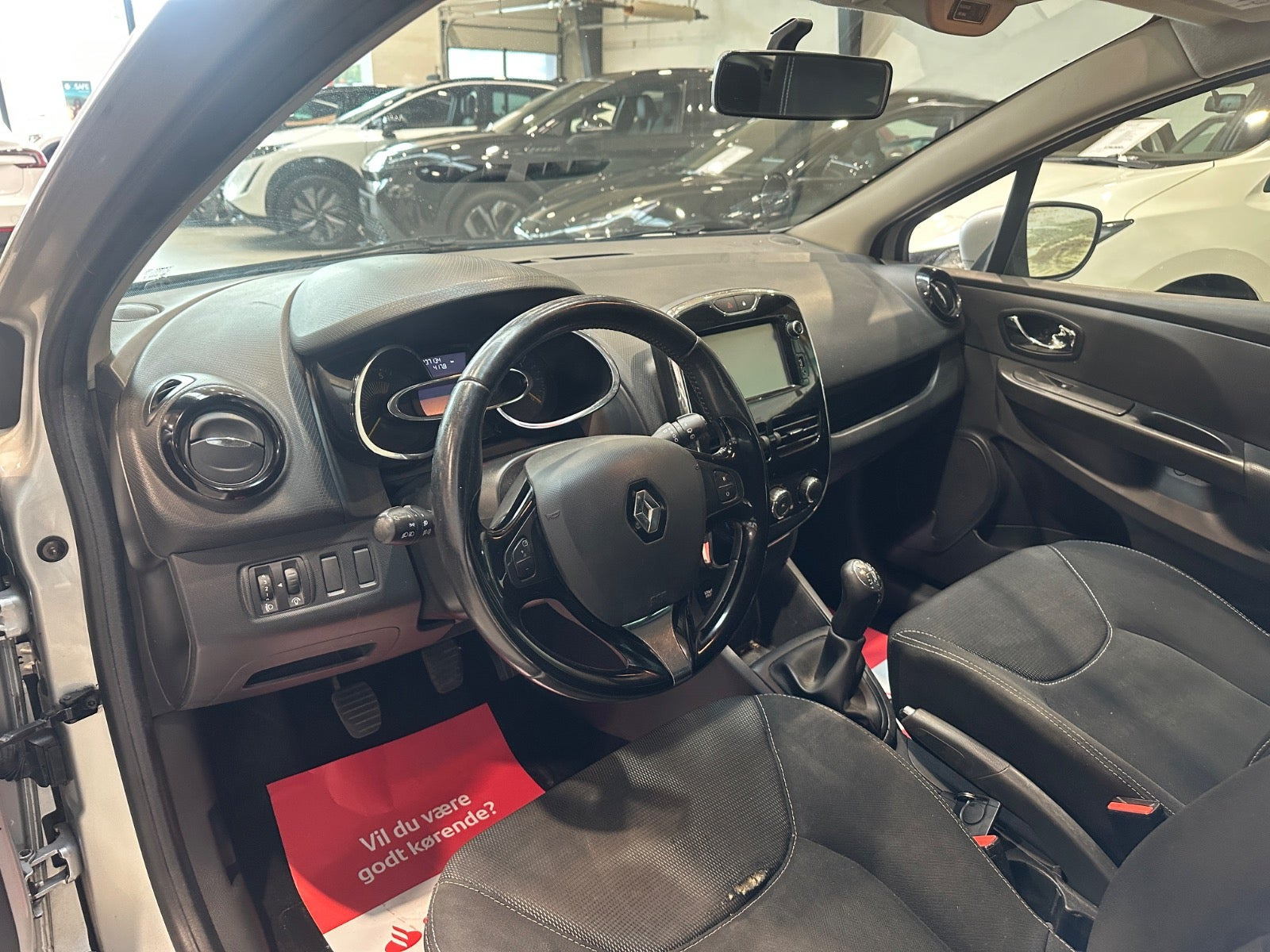 Sølv Renault Clio IV fra 2015
