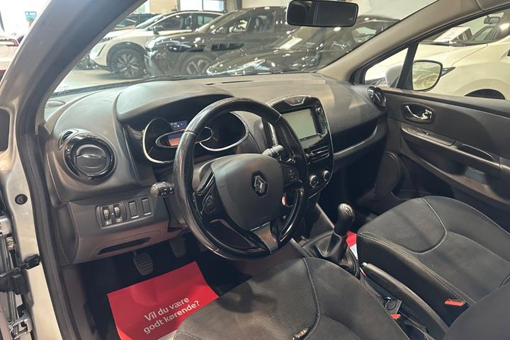 Sølv Renault Clio IV fra 2015
