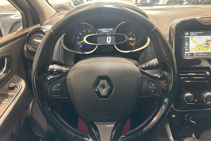 Sølv Renault Clio IV fra 2015