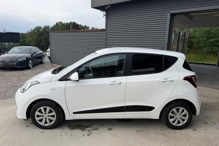 Hvid Hyundai i10 fra 2018