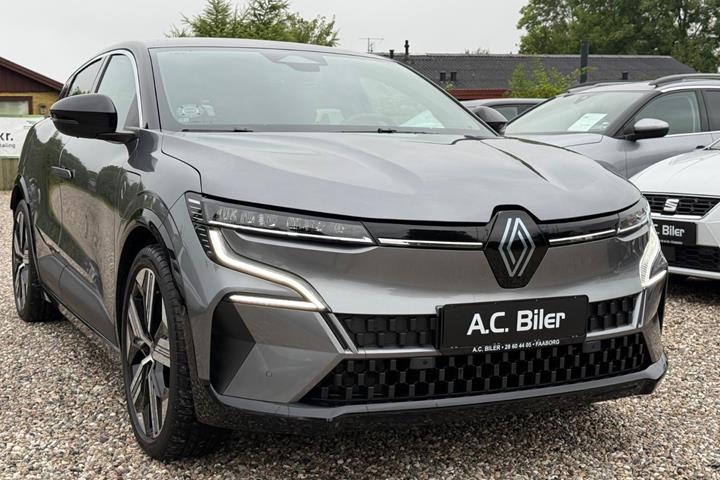 Grå Renault Megane E-Tech fra 2024