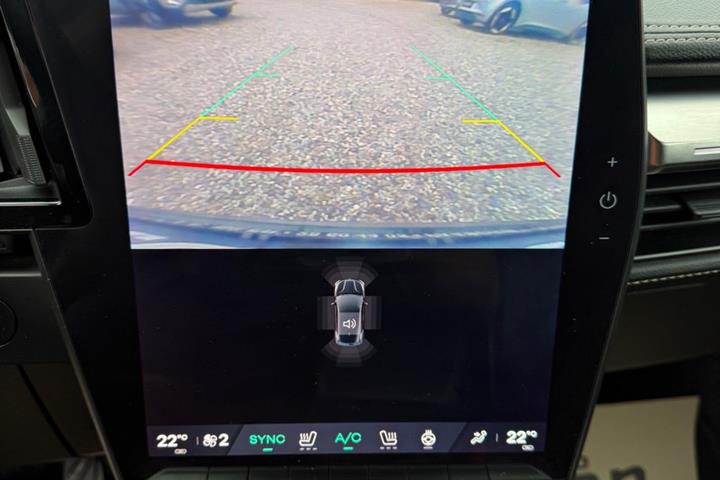 Grå Renault Megane E-Tech fra 2024