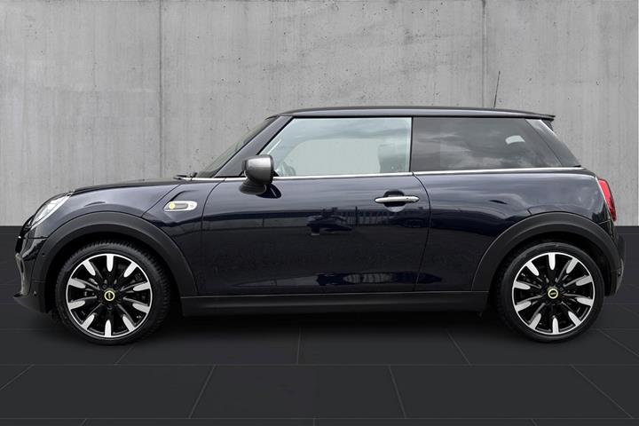 Sort Mini Cooper SE fra 2021