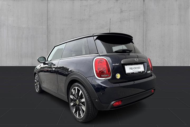 Sort Mini Cooper SE fra 2021
