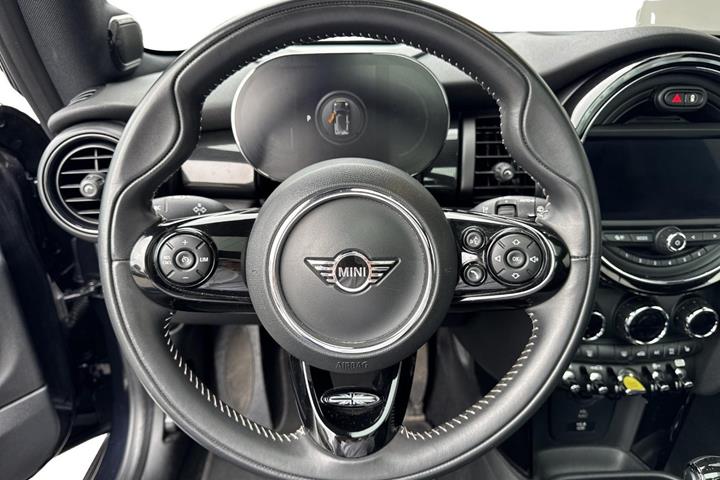 Sort Mini Cooper SE fra 2021