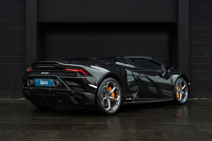 Sort Lamborghini Huracan fra 2021
