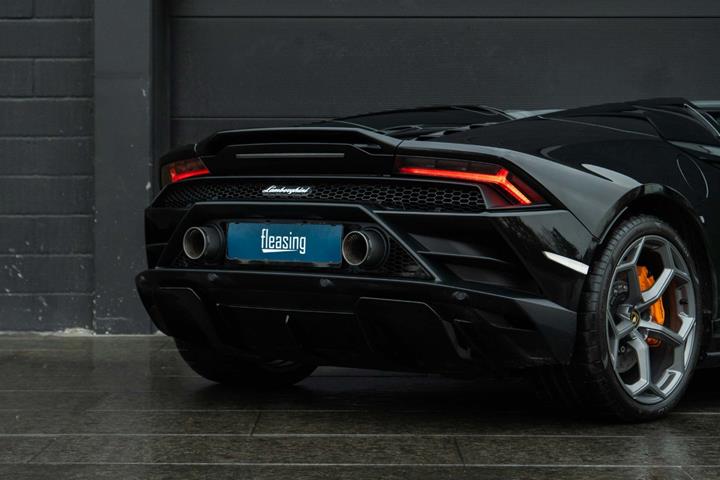 Sort Lamborghini Huracan fra 2021