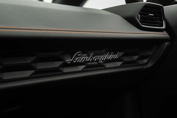 Sort Lamborghini Huracan fra 2021