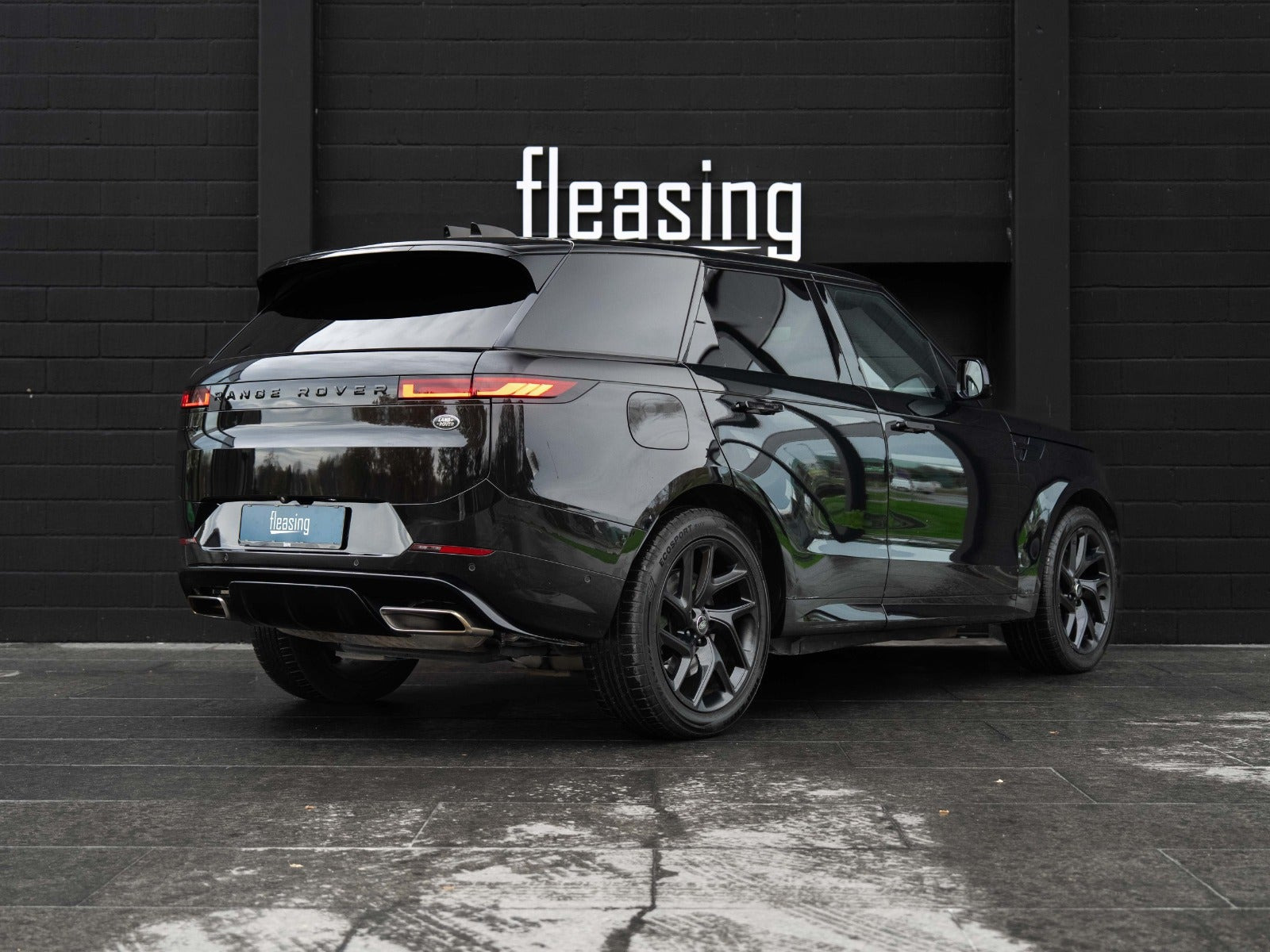 Sort Land Rover Range Rover sport fra 2023