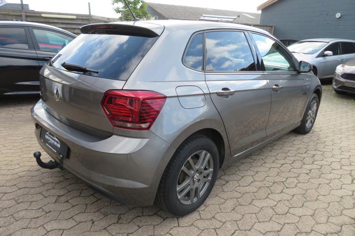 Grå VW Polo fra 2018