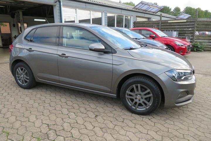 Grå VW Polo fra 2018