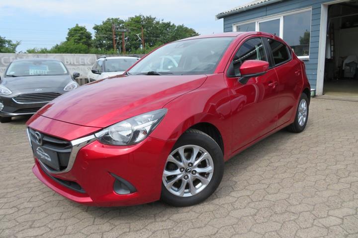 Rød Mazda 2 fra 2018
