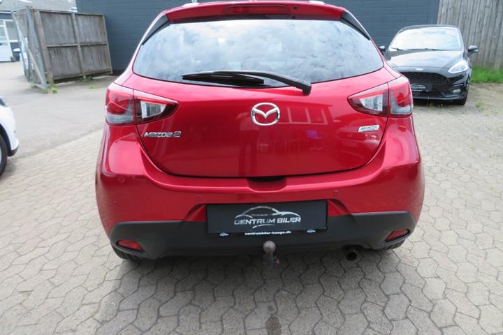 Rød Mazda 2 fra 2018